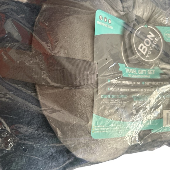 BON VOYAGE Travel Gift Set (Foam Pillow & Velvet Throw) - Picture 5 of 6